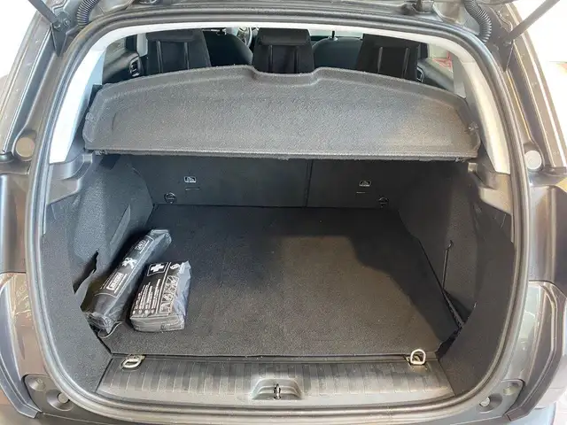 Peugeot 2008 view 9