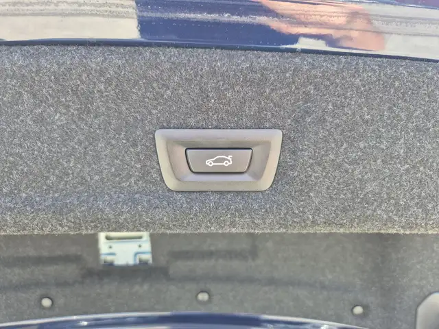 BMW 3 Series view 17