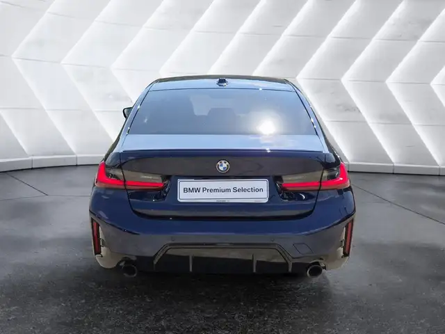 BMW 3 Series view 3