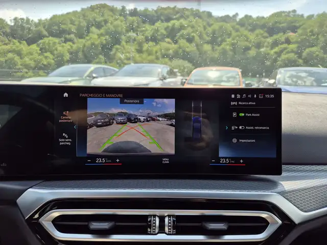 BMW 3 Series view 15