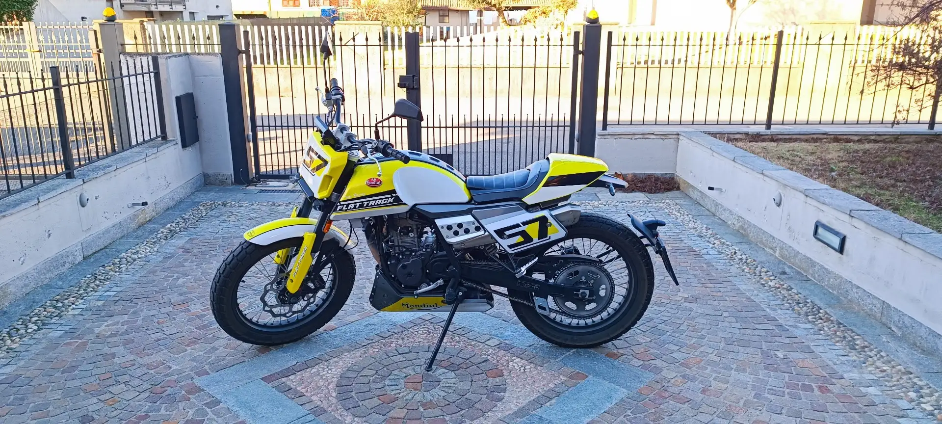 Mondial FLAT TRACK 125i flat track 125i ABS Jaune - 1