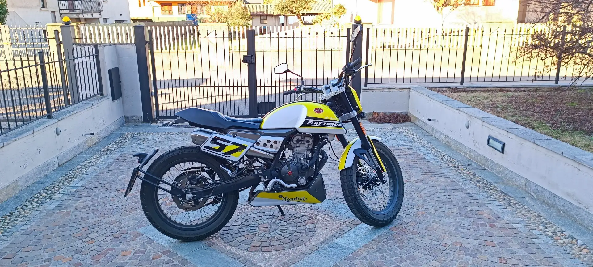 Mondial FLAT TRACK 125i flat track 125i ABS Jaune - 2