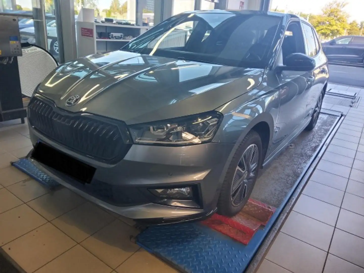 Skoda Fabia 1.0 TSI Monte Carlo Tempo/Einparkhi/Multil Grijs - 2