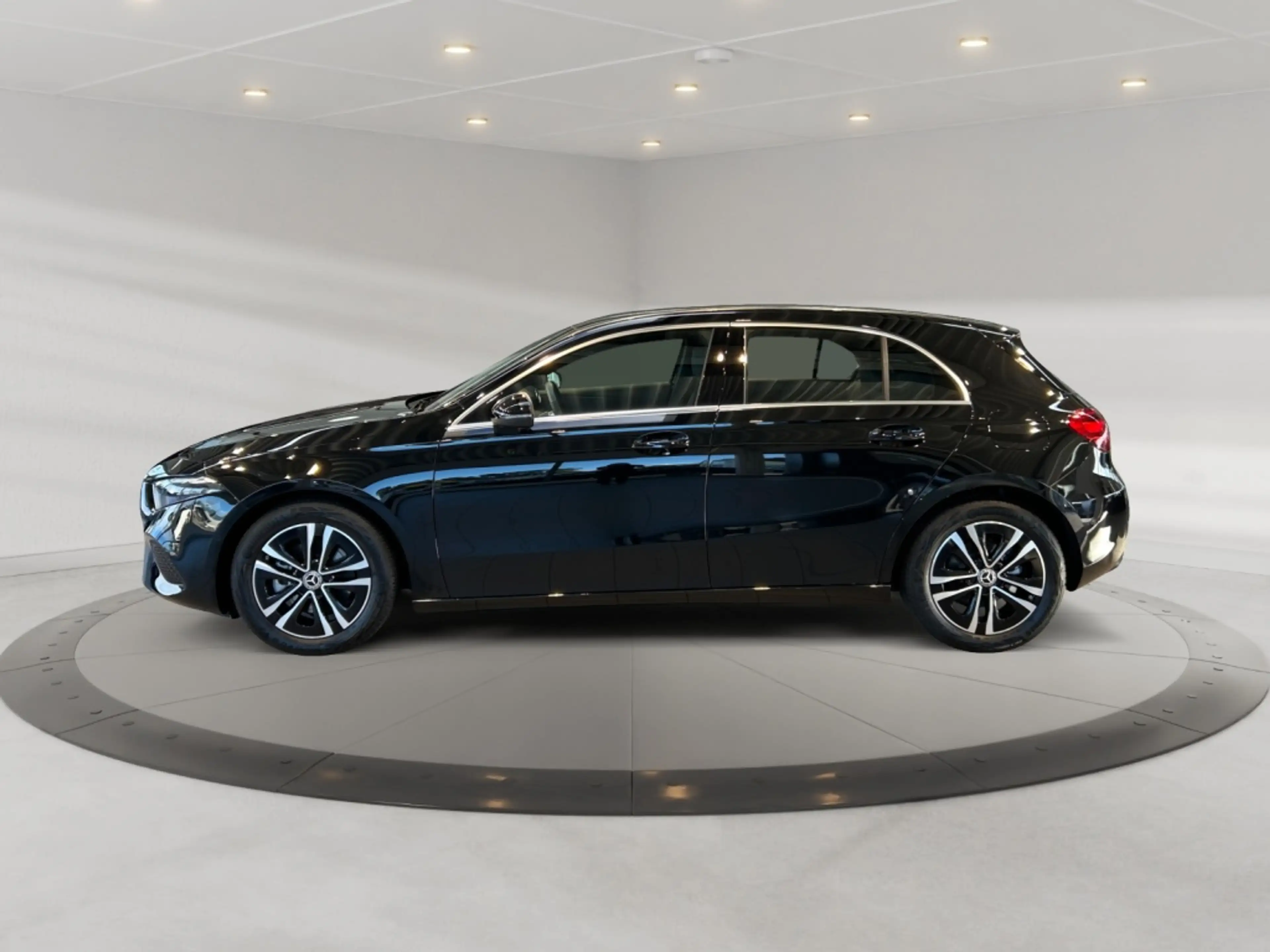 Mercedes-Benz A 180 Progressive MBUX+Progressive+Carbon+Wide — photo 5