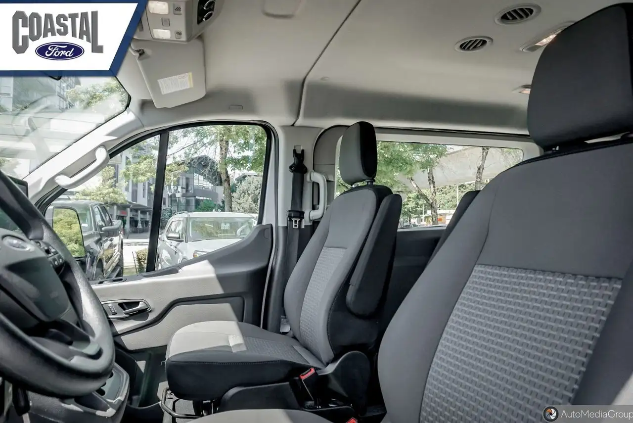 Ford Transit Passenger Wagon снимка Ford Transit Passenger Wagon