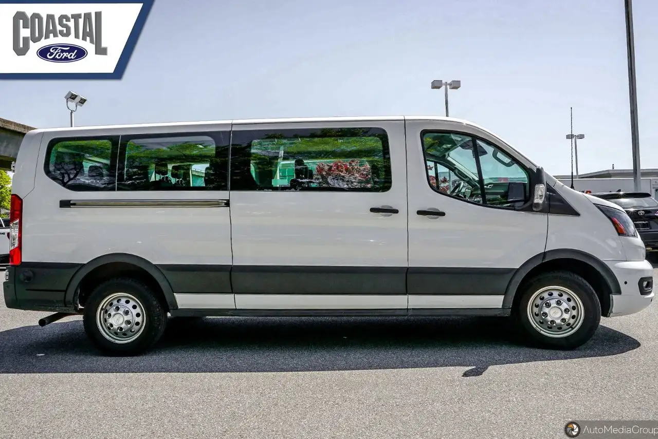 Ford Transit Passenger Wagon снимка Ford Transit Passenger Wagon
