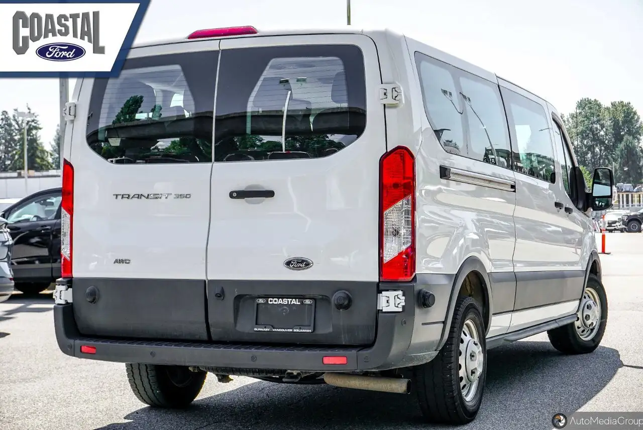 Ford Transit Passenger Wagon снимка Ford Transit Passenger Wagon