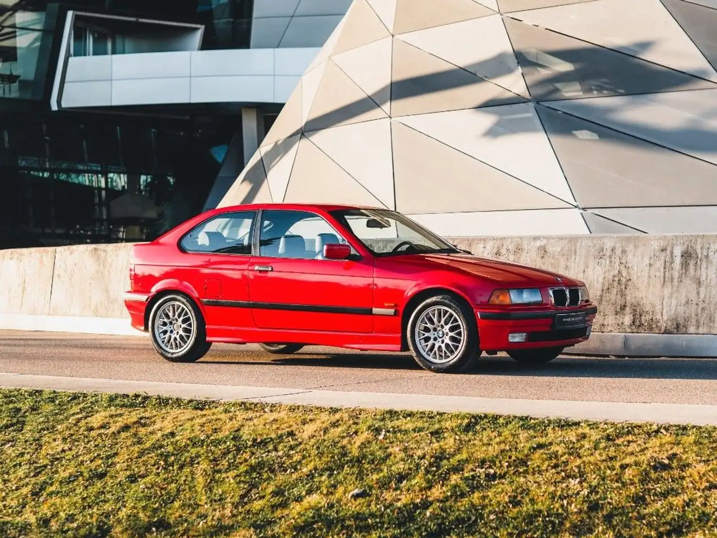 BMW 323 ti Compact (Schalter, Hellrot, Erstlack) Red - 1