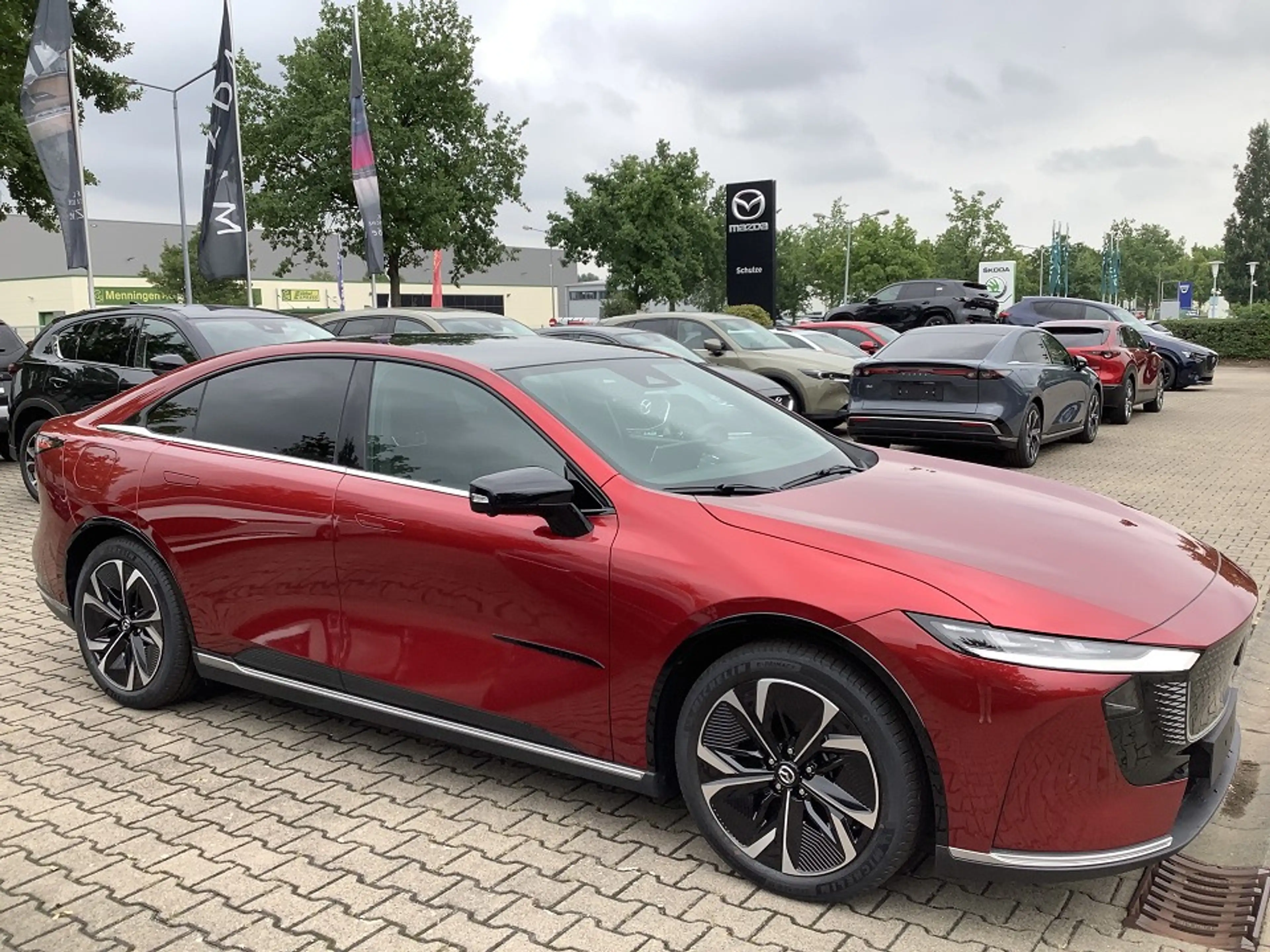 Mazda 6e EV 258ps Takumi Soul Red Crystal -sofort verfügbar — photo 2