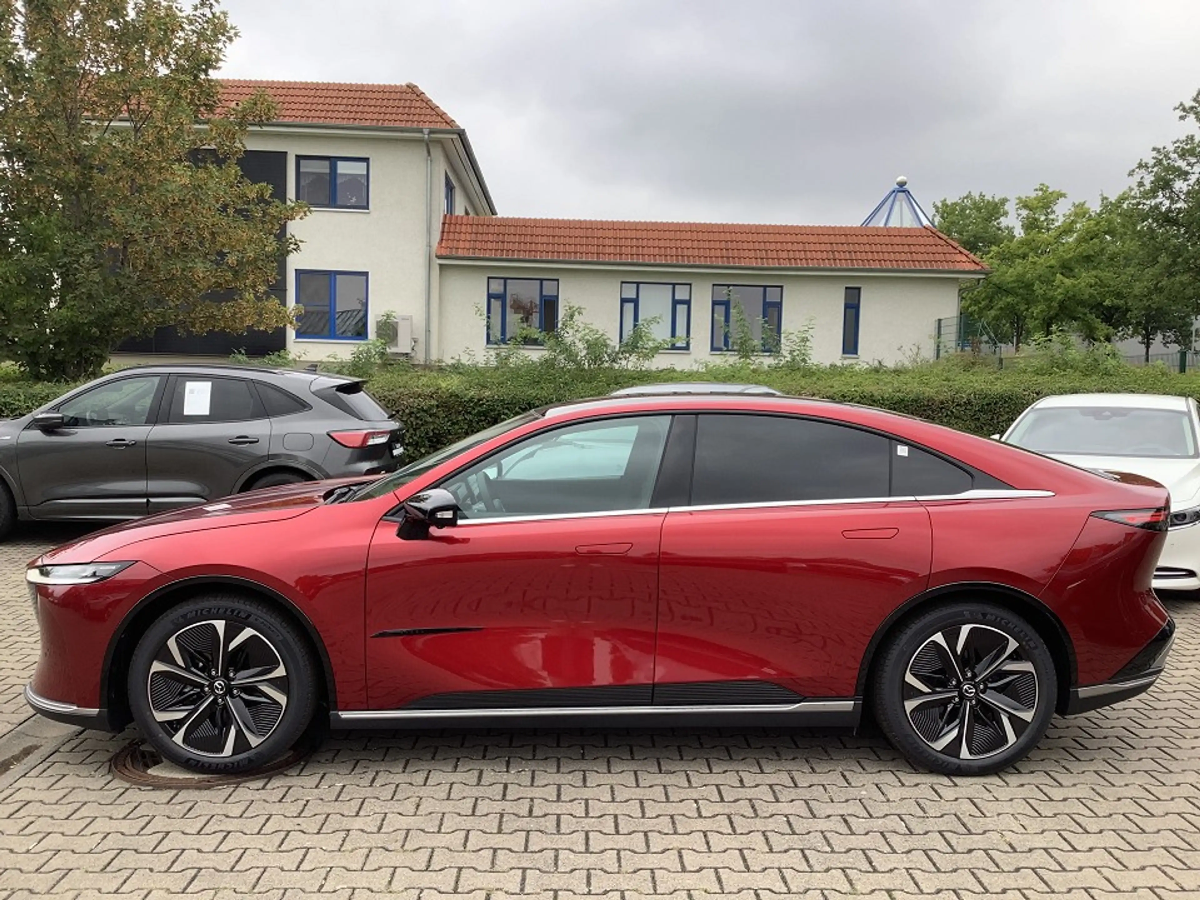 Mazda 6e EV 258ps Takumi Soul Red Crystal -sofort verfügbar — photo 6