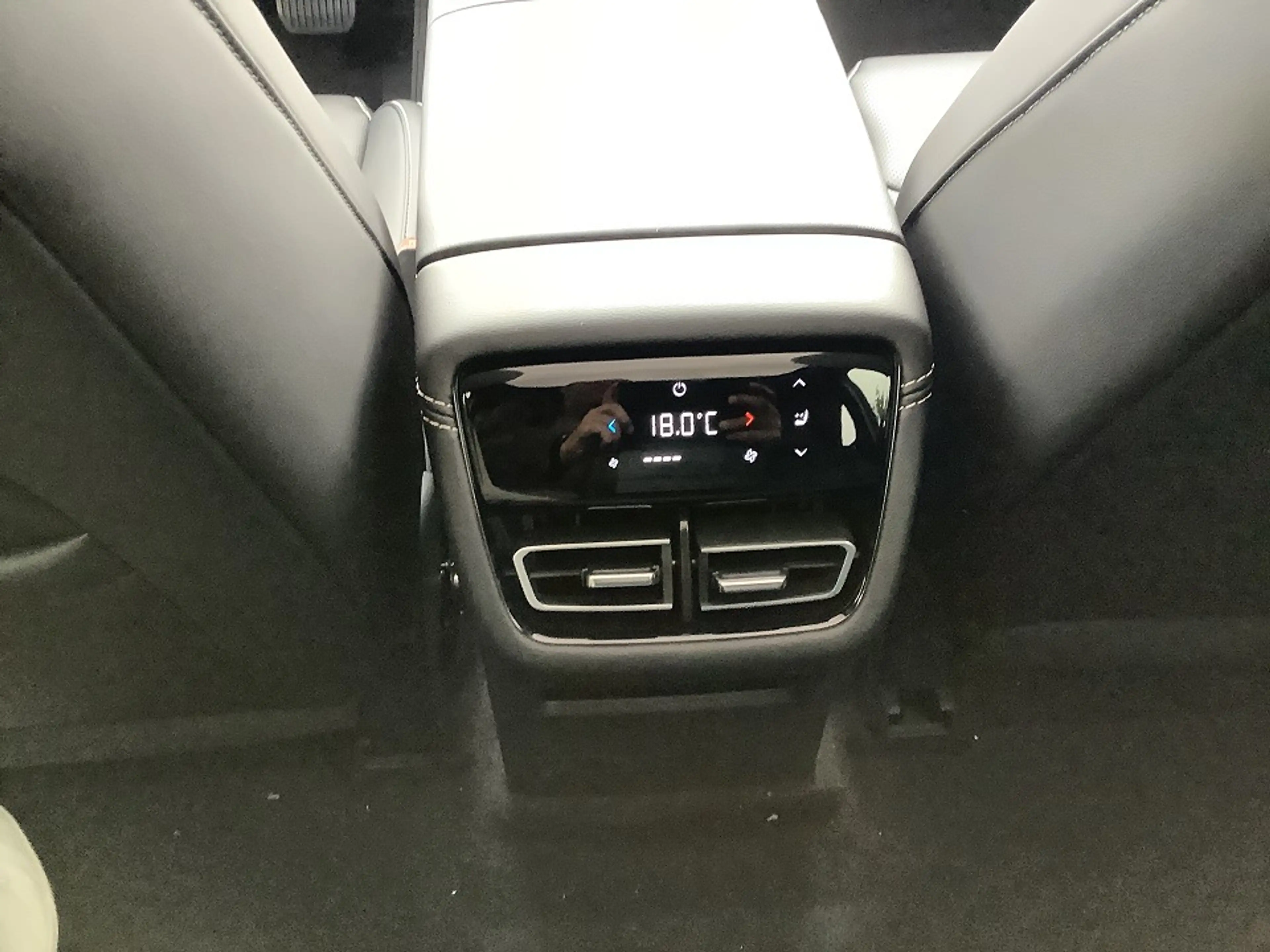 Mazda 6e EV 258ps Takumi Soul Red Crystal -sofort verfügbar — photo 15