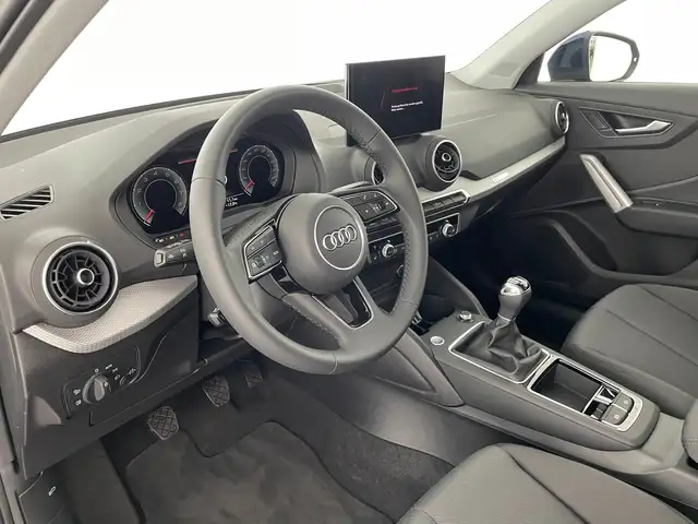 Audi Q2 view 8