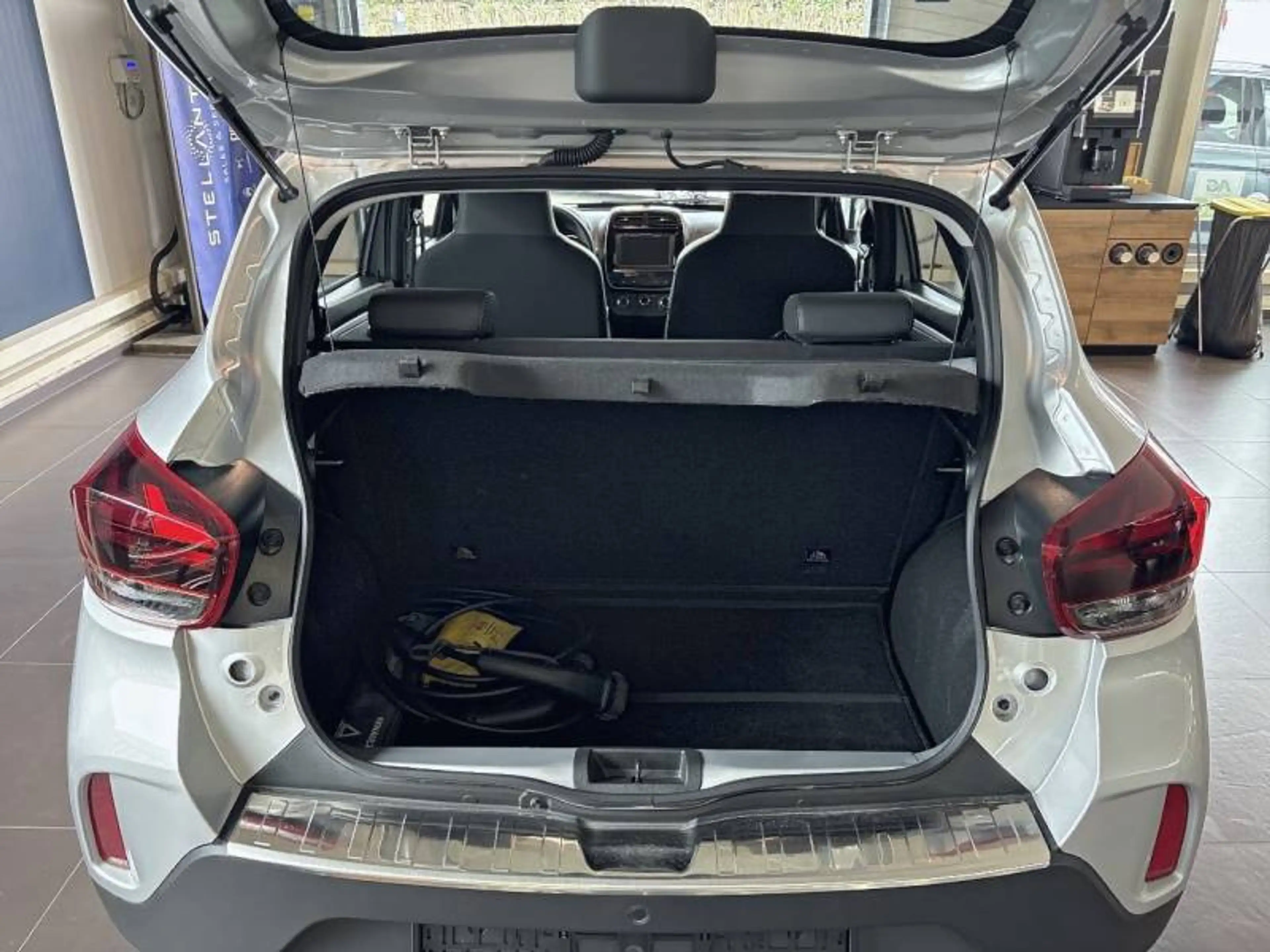 Dacia Spring 1 Electric 45 Essential — photo 6