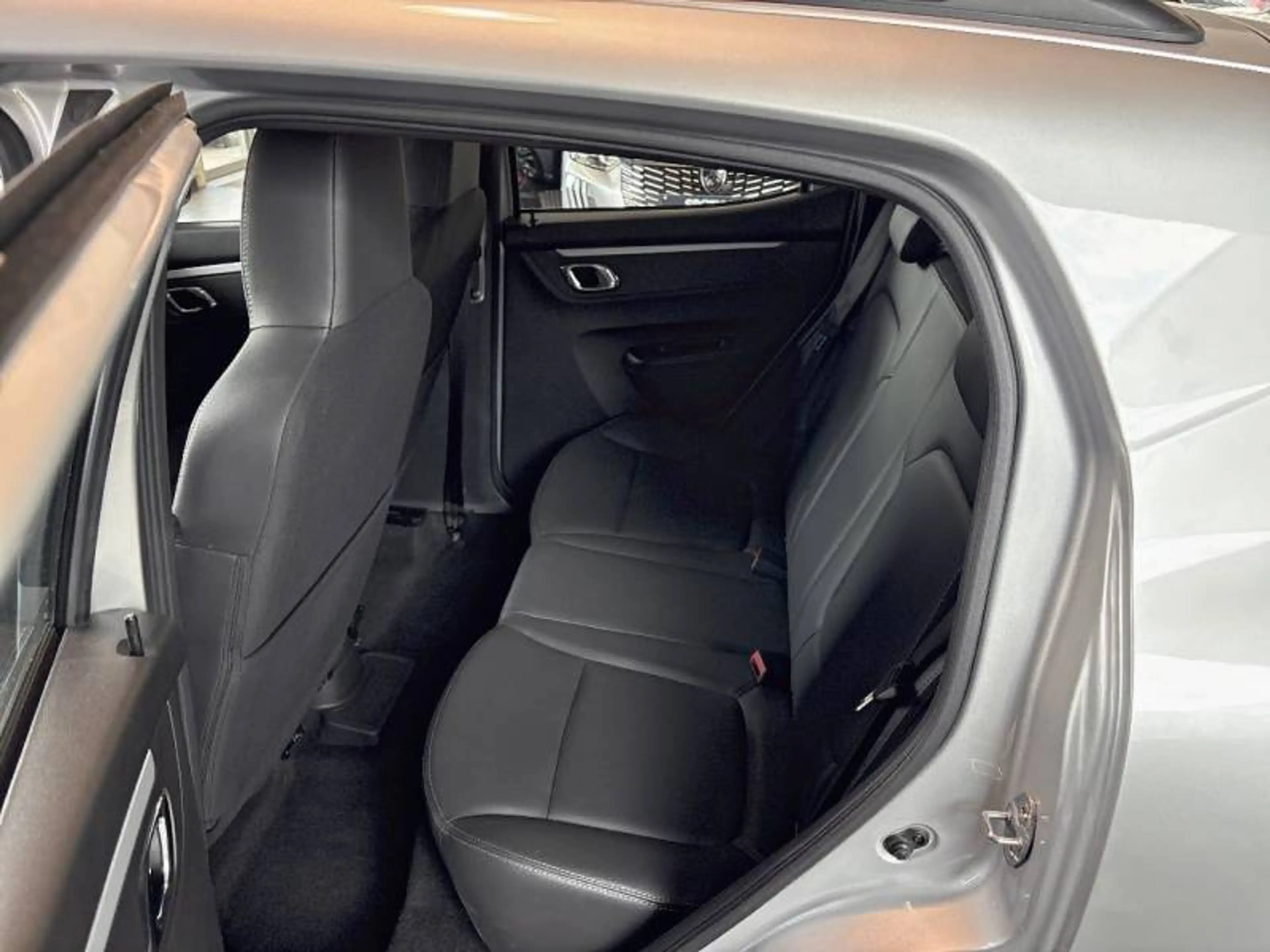 Dacia Spring 1 Electric 45 Essential — photo 10