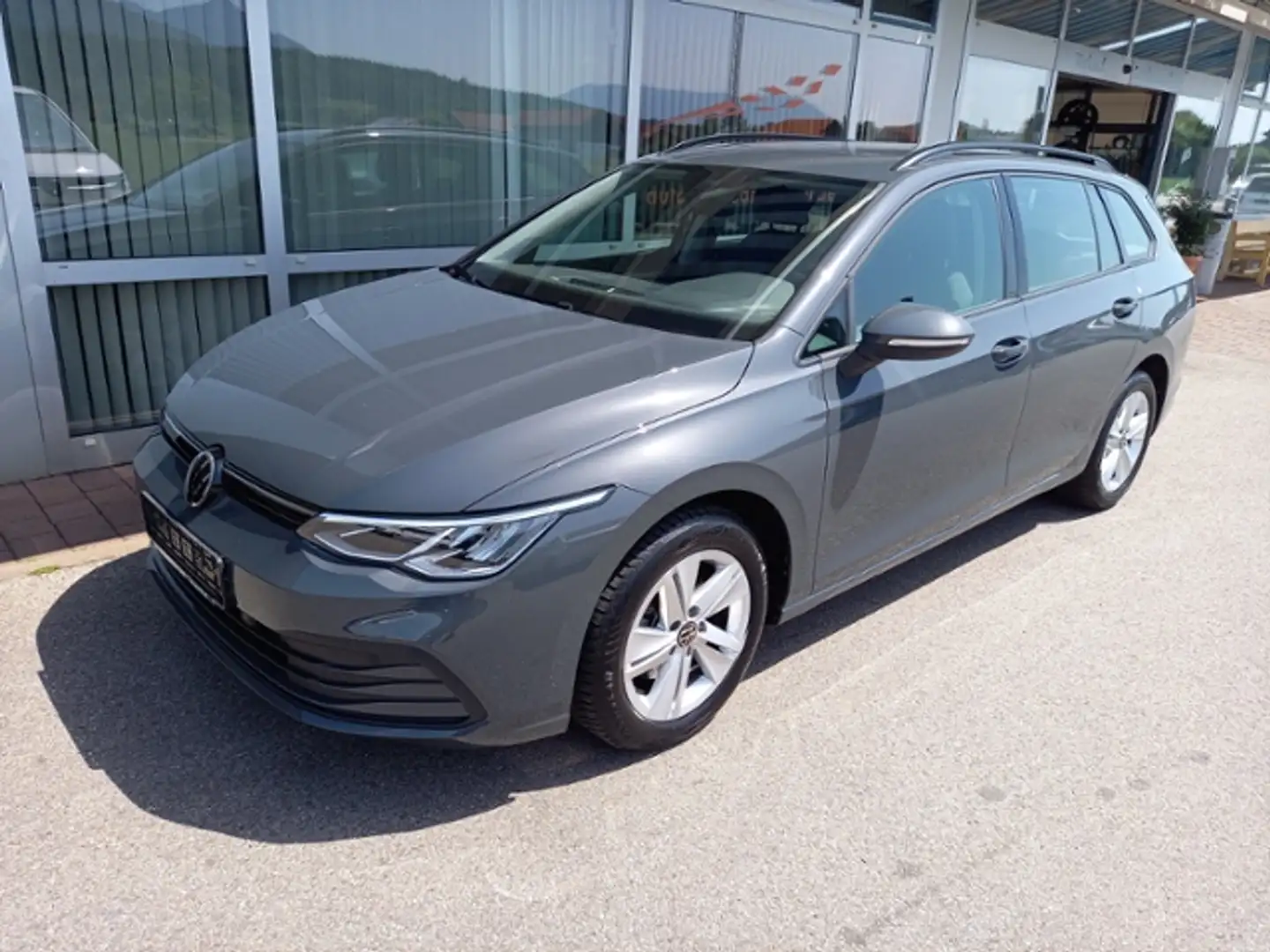 Volkswagen Golf Variant VIII Variant Basis AHK PDC SHZ GRA Grau - 2