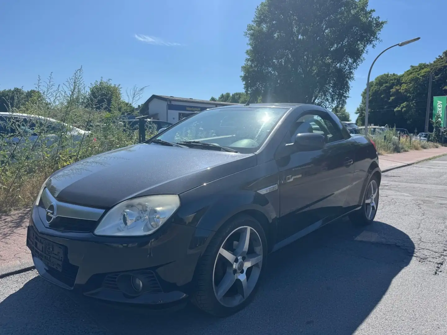 Opel Tigra 1.4 KLIMA/17"ALU/TÜV-11-2026/DACH OHNE FUNKTION! Black - 1
