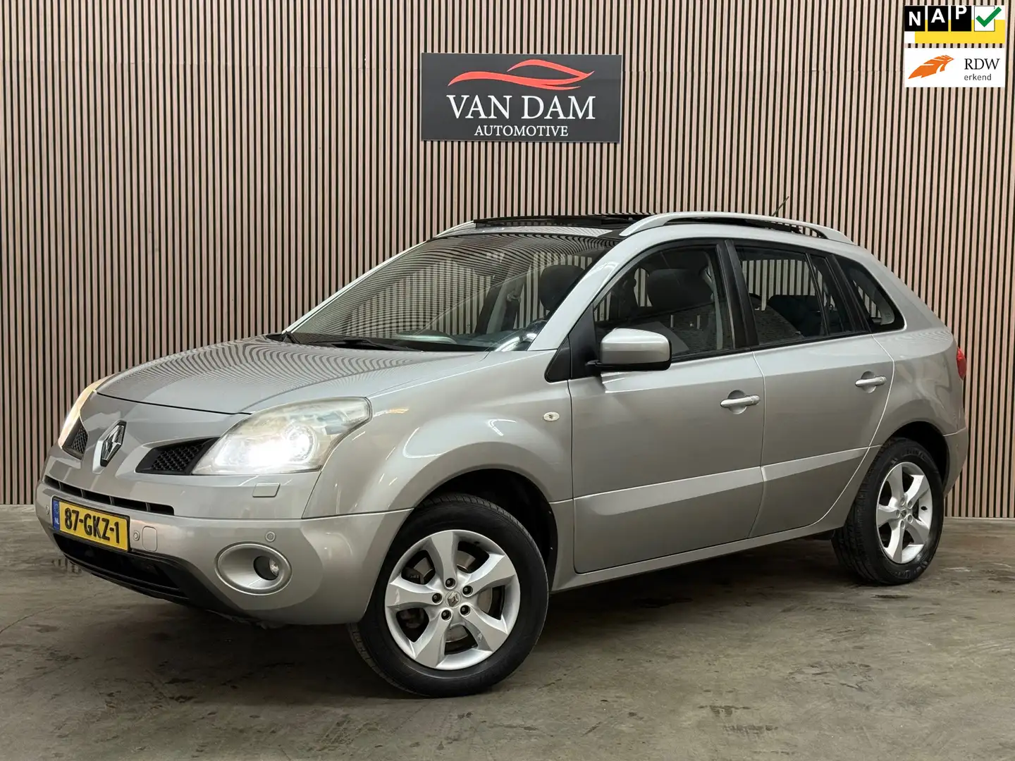 Renault Koleos 2.5 Dynamique Luxe 2008 NAVI CRUISE TREKHAAK CLIMA Gris - 1