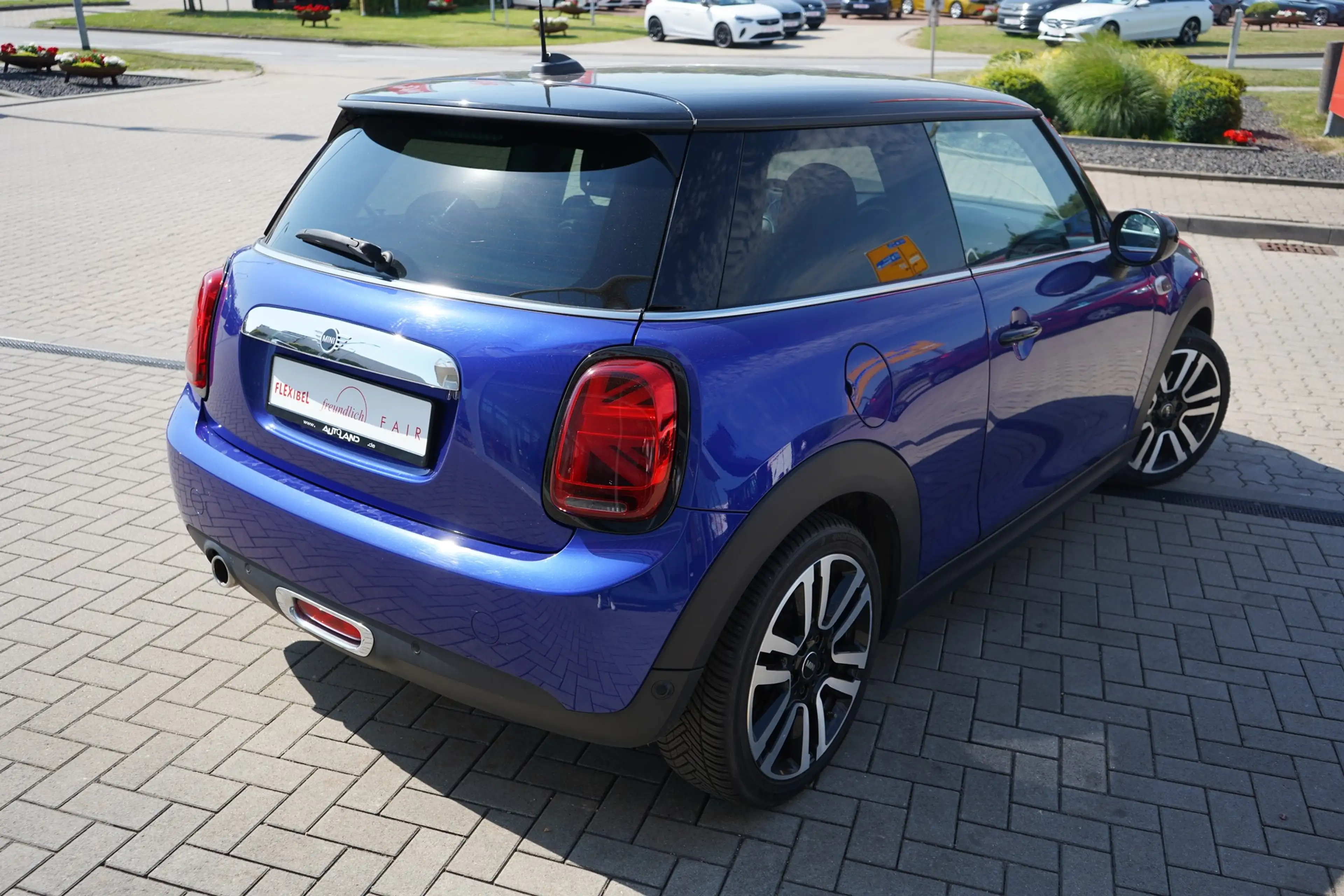 MINI Cooper D Mini 1.5 Seven Tempomat LED PDC — photo 6
