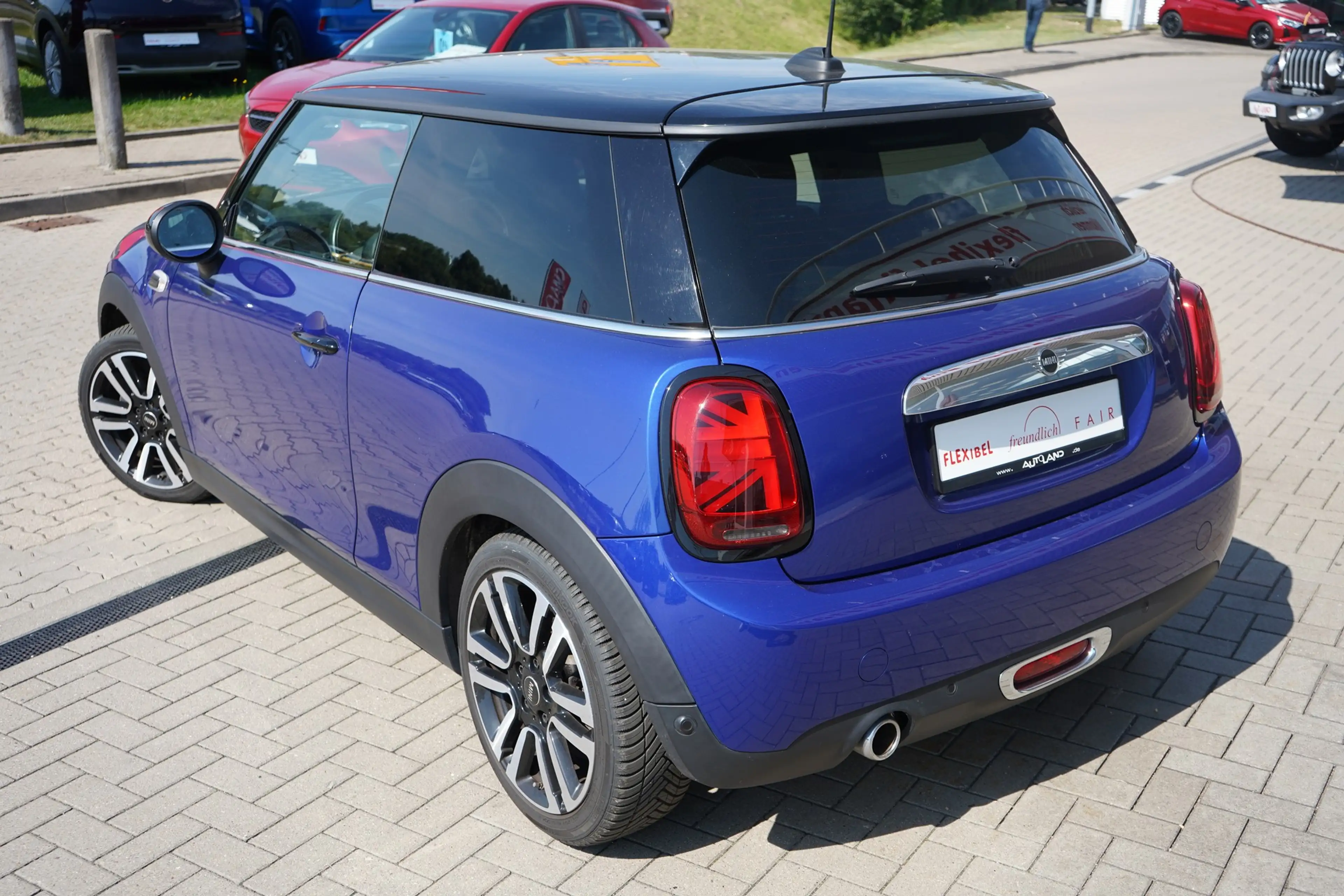 MINI Cooper D Mini 1.5 Seven Tempomat LED PDC — photo 4
