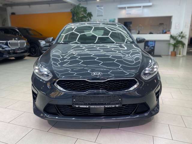Kia Ceed / cee'd 1.6 CRDi Mild Hybrid Autom. Navi RueFaKa LedLenkr.