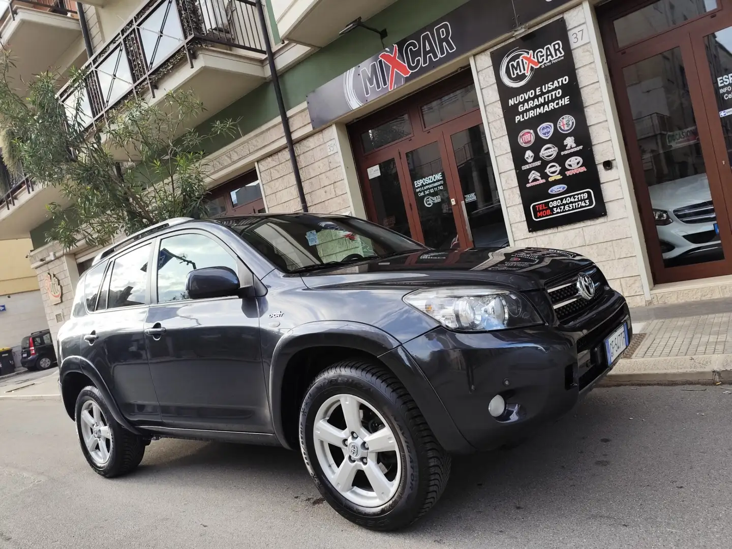 Toyota RAV 4 RAV4 2.2 D-4D 177CV Luxury 4x4 Gris - 1