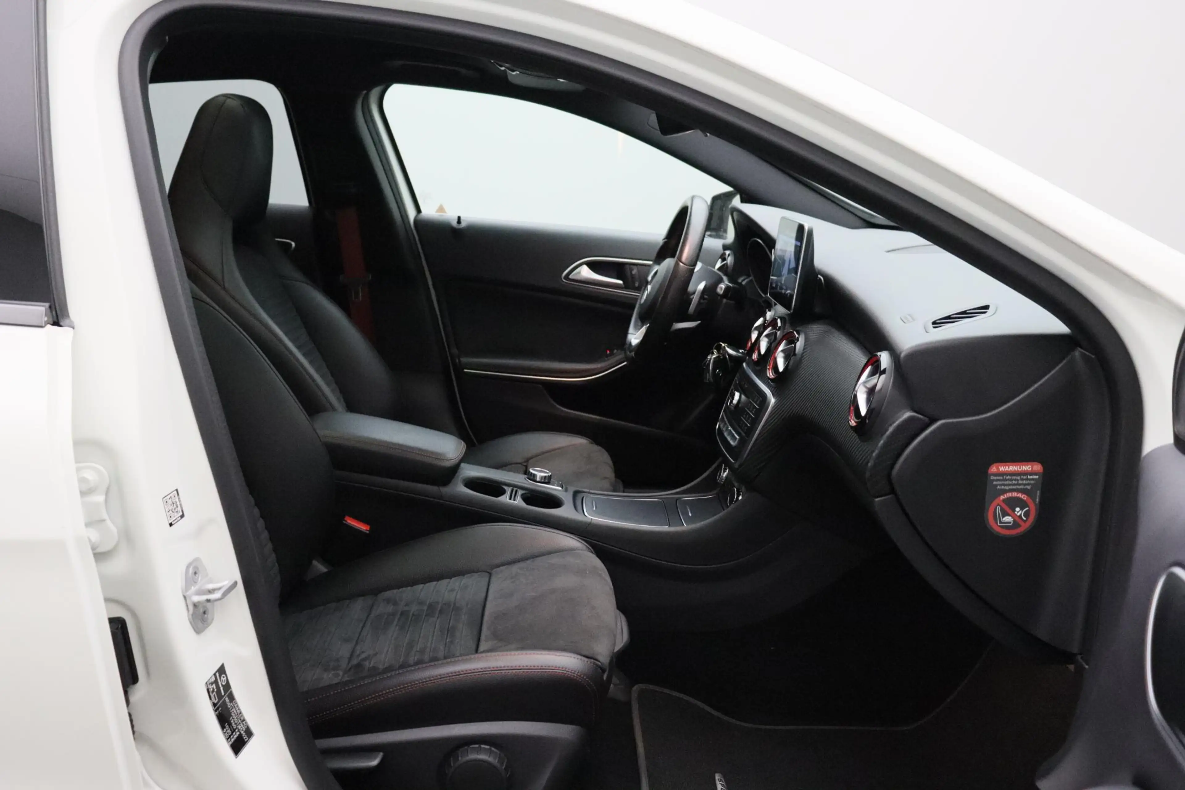 Mercedes-Benz A 250 Sport Prestige 2016 | Navigatie | Achteruitrij Cam — photo 20