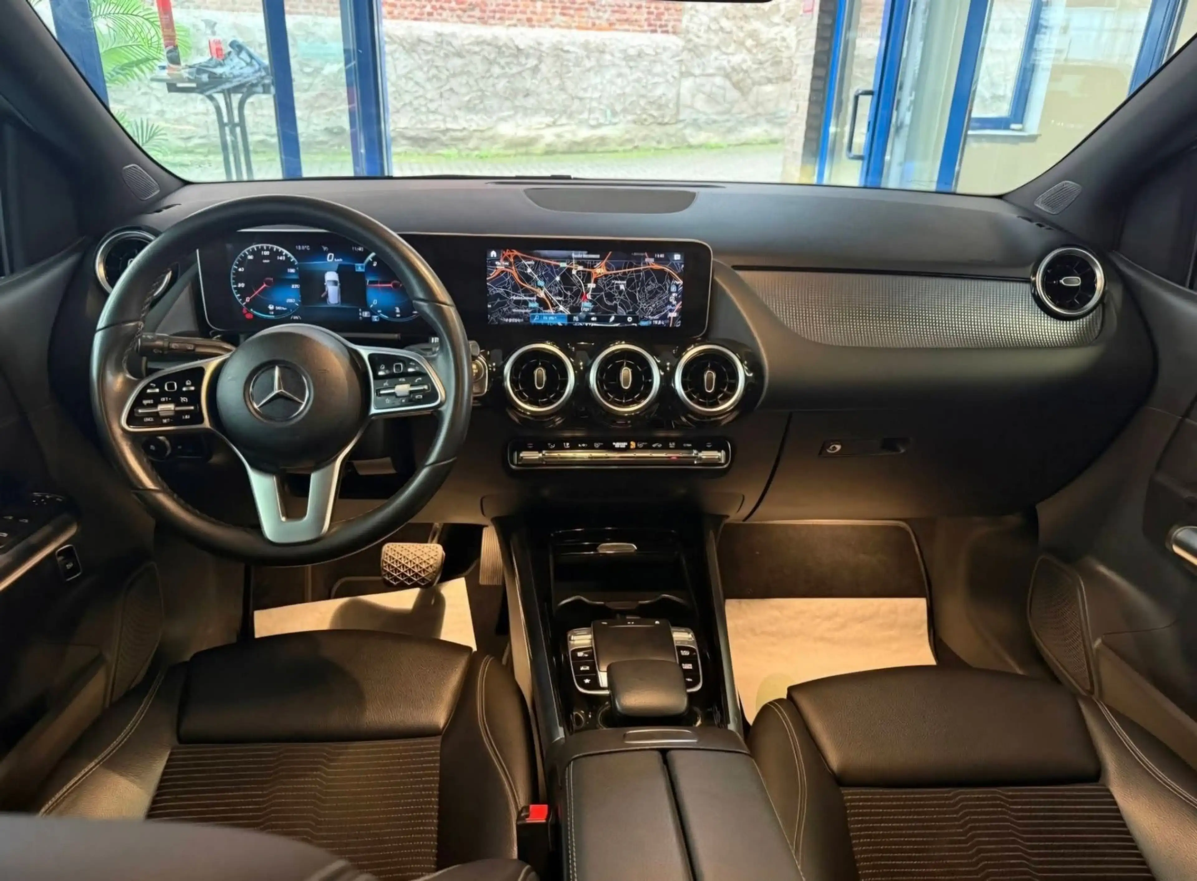 Mercedes-Benz B 180 TRES BIEN EQUIPEE / GARANTIE / BOITE AUTO — photo 3