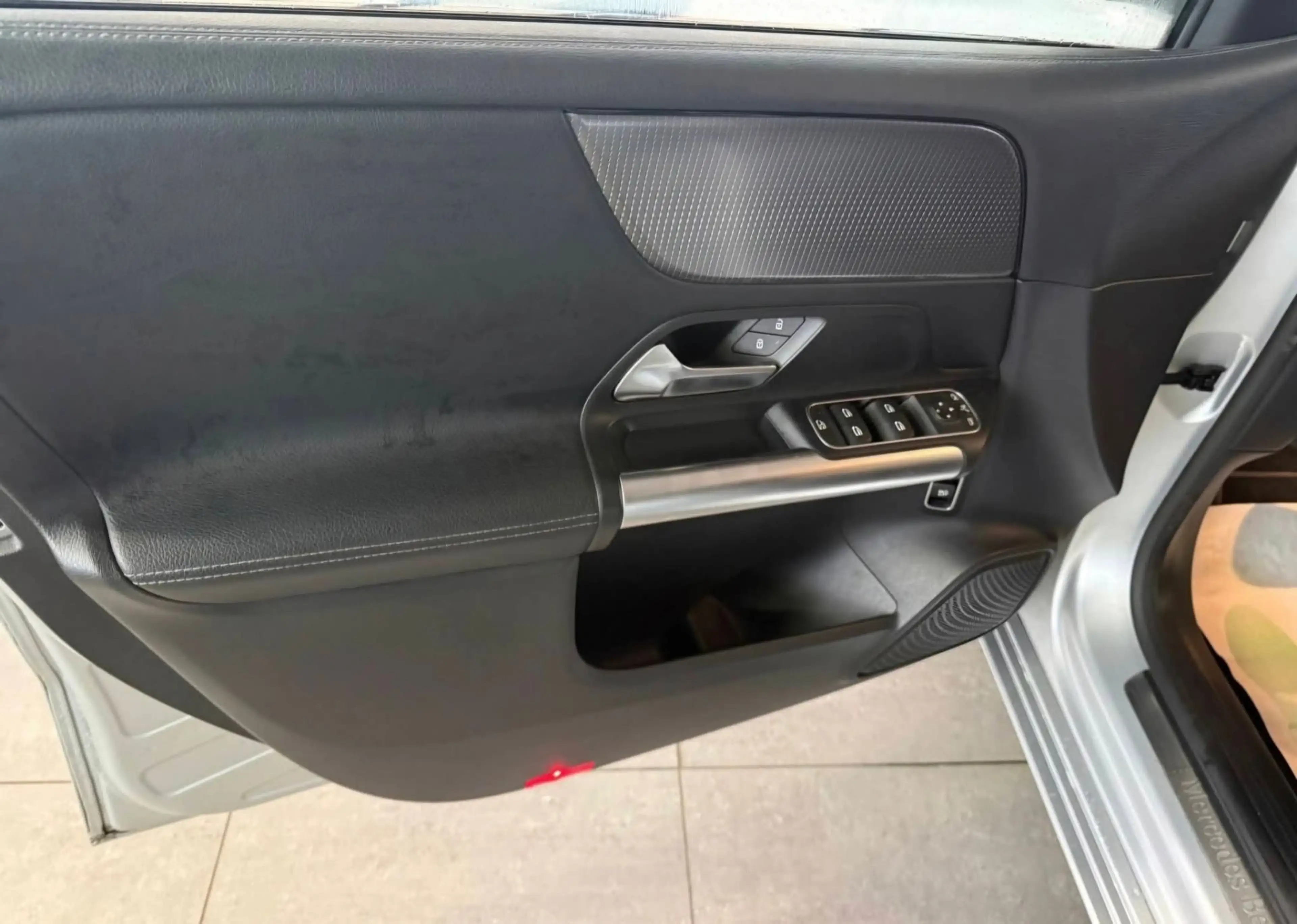 Mercedes-Benz B 180 TRES BIEN EQUIPEE / GARANTIE / BOITE AUTO — photo 15