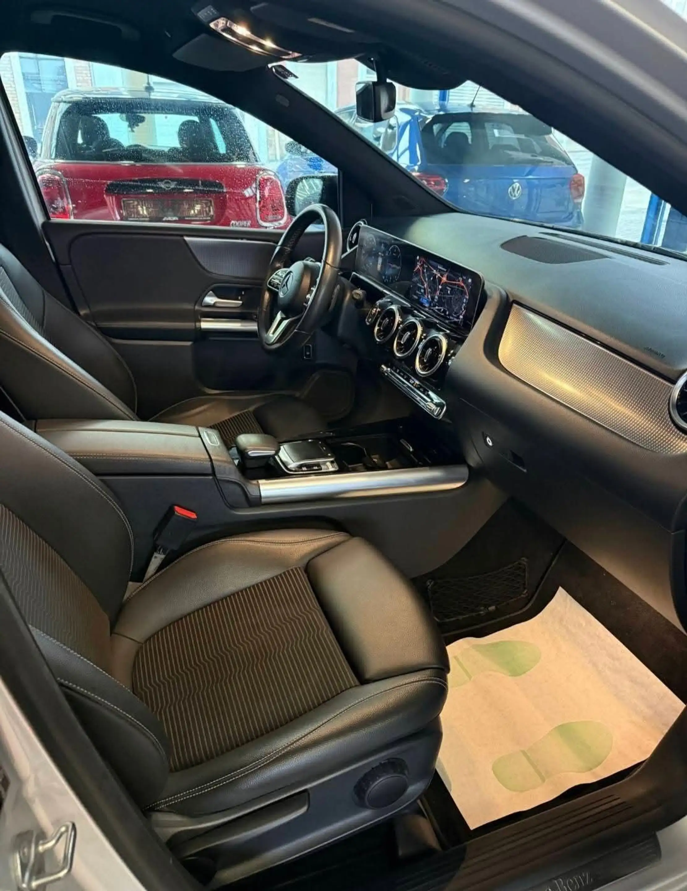 Mercedes-Benz B 180 TRES BIEN EQUIPEE / GARANTIE / BOITE AUTO — photo 9