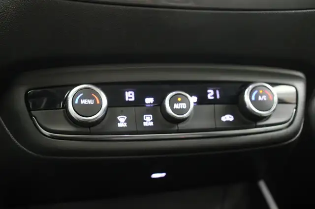 Opel Crossland view 8