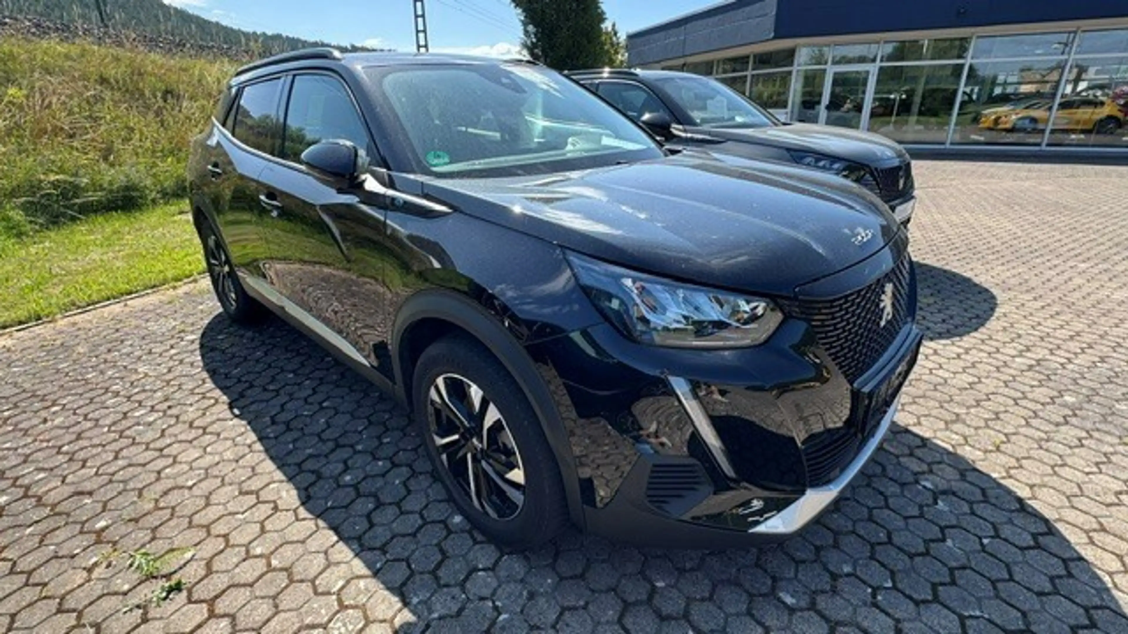 Peugeot e-2008 ELEKTRO Allure Pack — photo 8