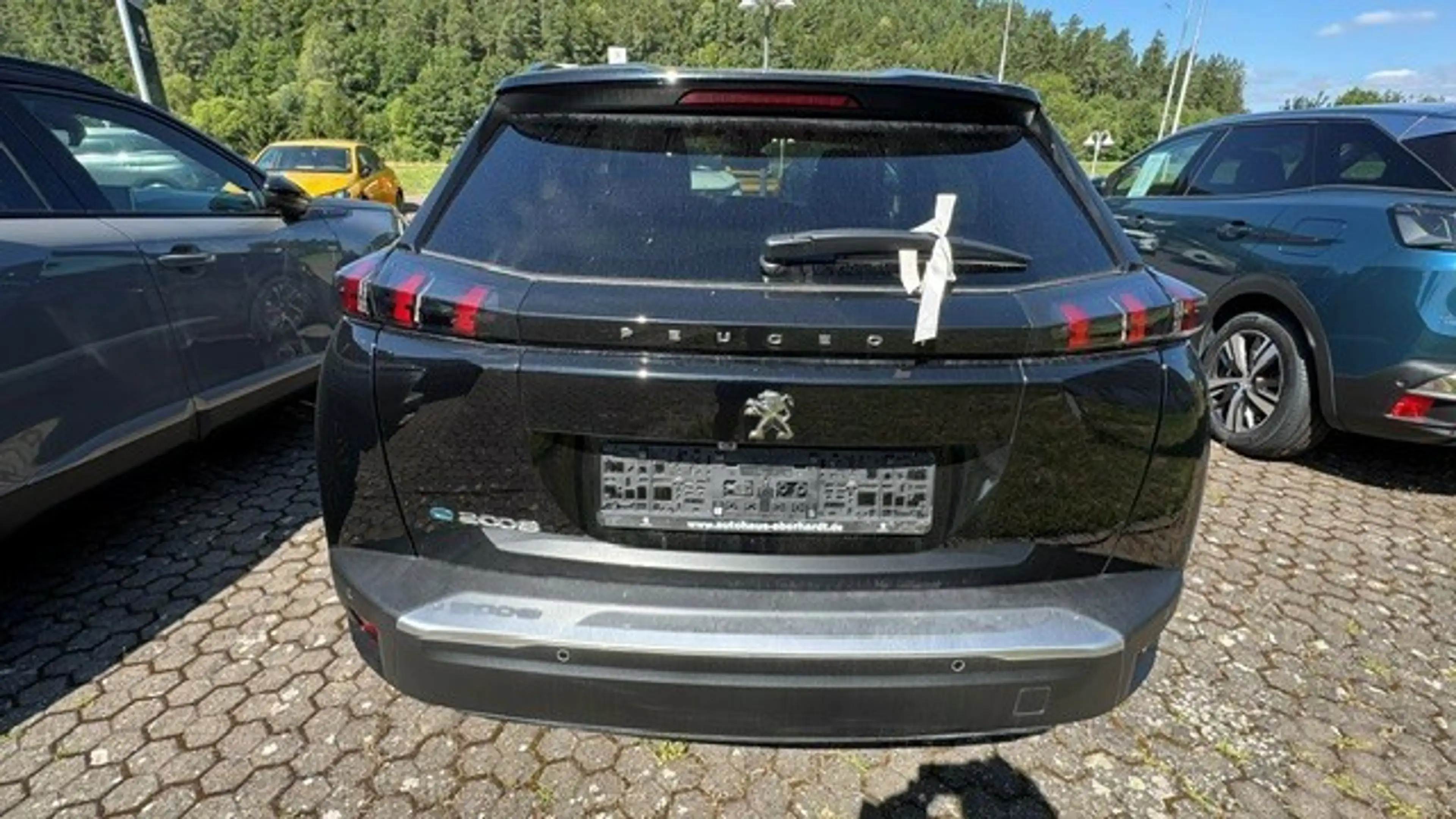 Peugeot e-2008 ELEKTRO Allure Pack — photo 4