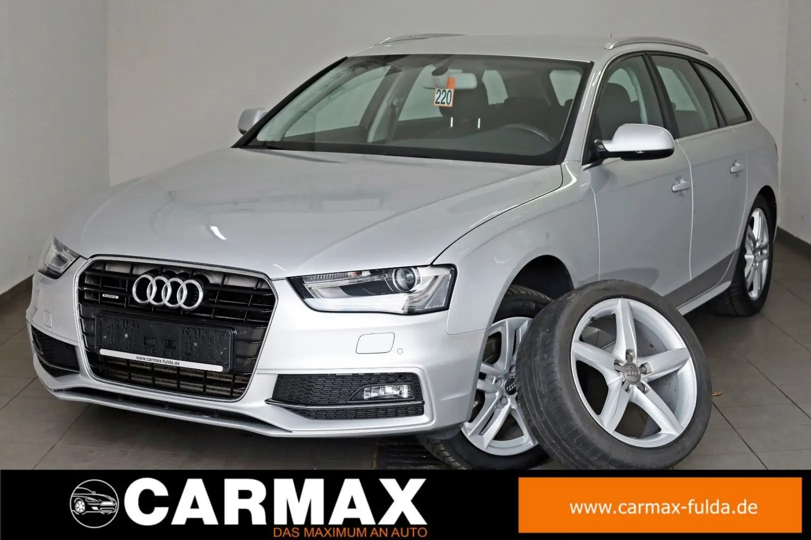 Audi A4 Avant S Line quattro Navi,Xenon,SH,PDC,AHK Silber - 1
