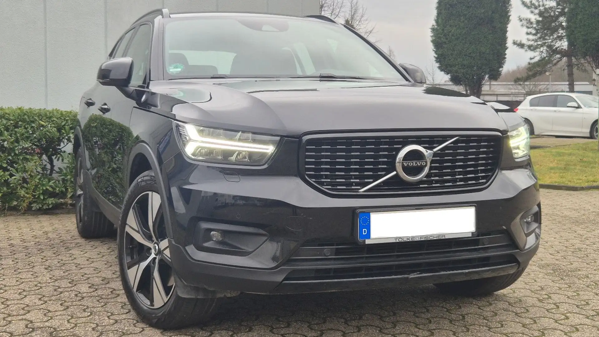 Volvo XC40 XC40 R Design Recharge Plug-In Hybrid 2WD Noir - 1