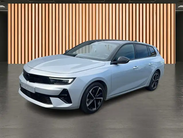 Opel Astra view 2