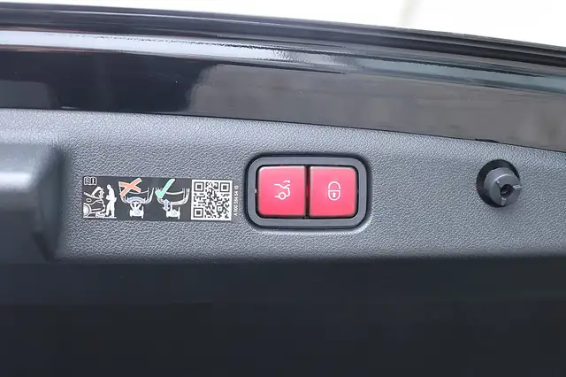 Mercedes-Benz E 220 d MHEV 4Matic Aut. Exclusive AHV Ansicht 10