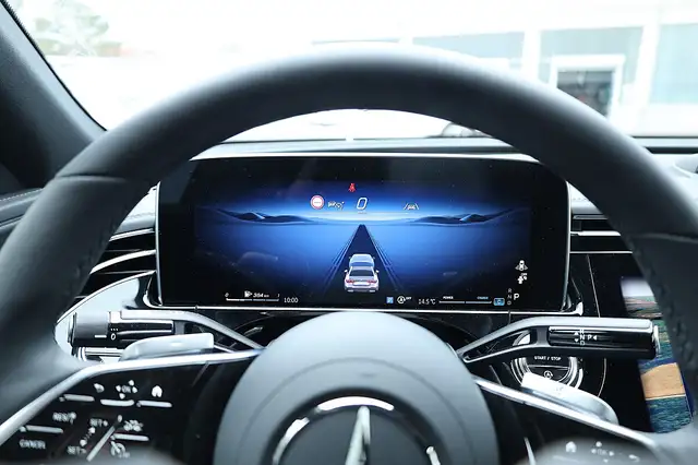 Mercedes-Benz E 220 d MHEV 4Matic Aut. Exclusive AHV Ansicht 31