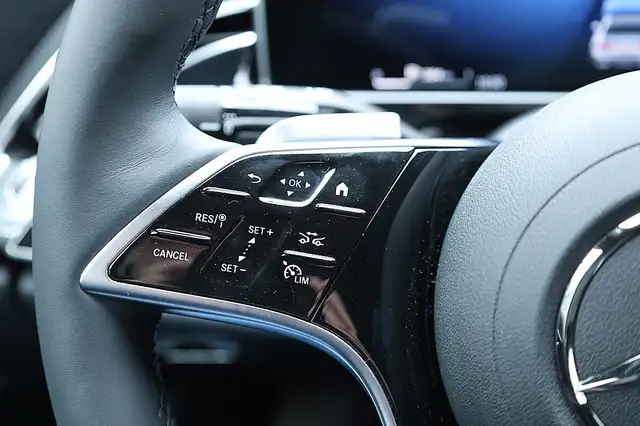 Mercedes-Benz E 220 d MHEV 4Matic Aut. Exclusive AHV Ansicht 33