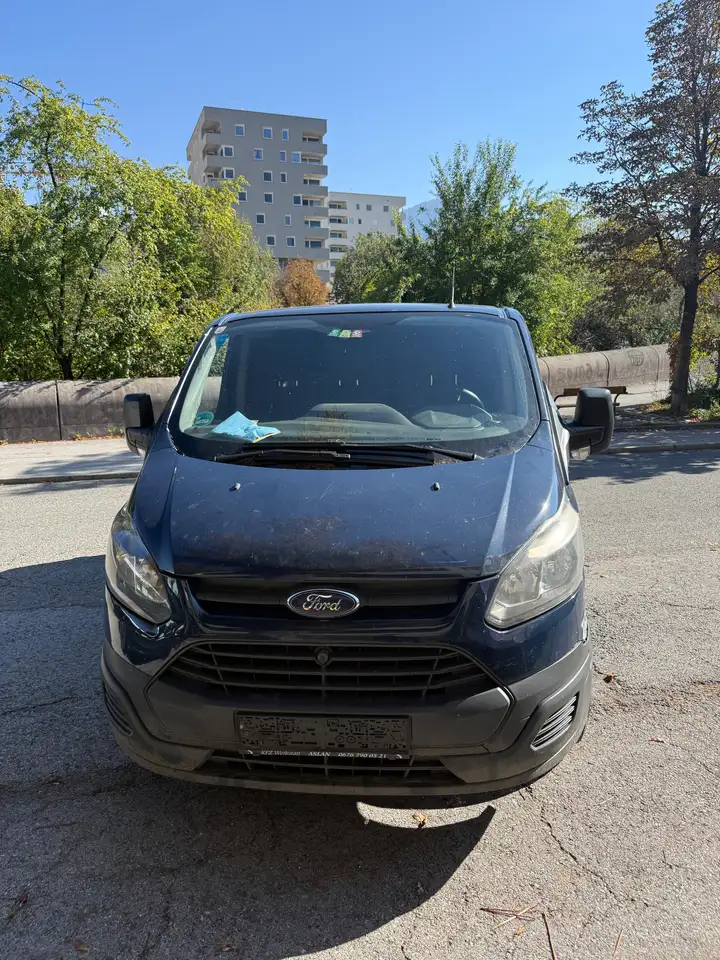 Ford Transit Custom 2,2 TDCi Seitenschaden — photo 1 of 8