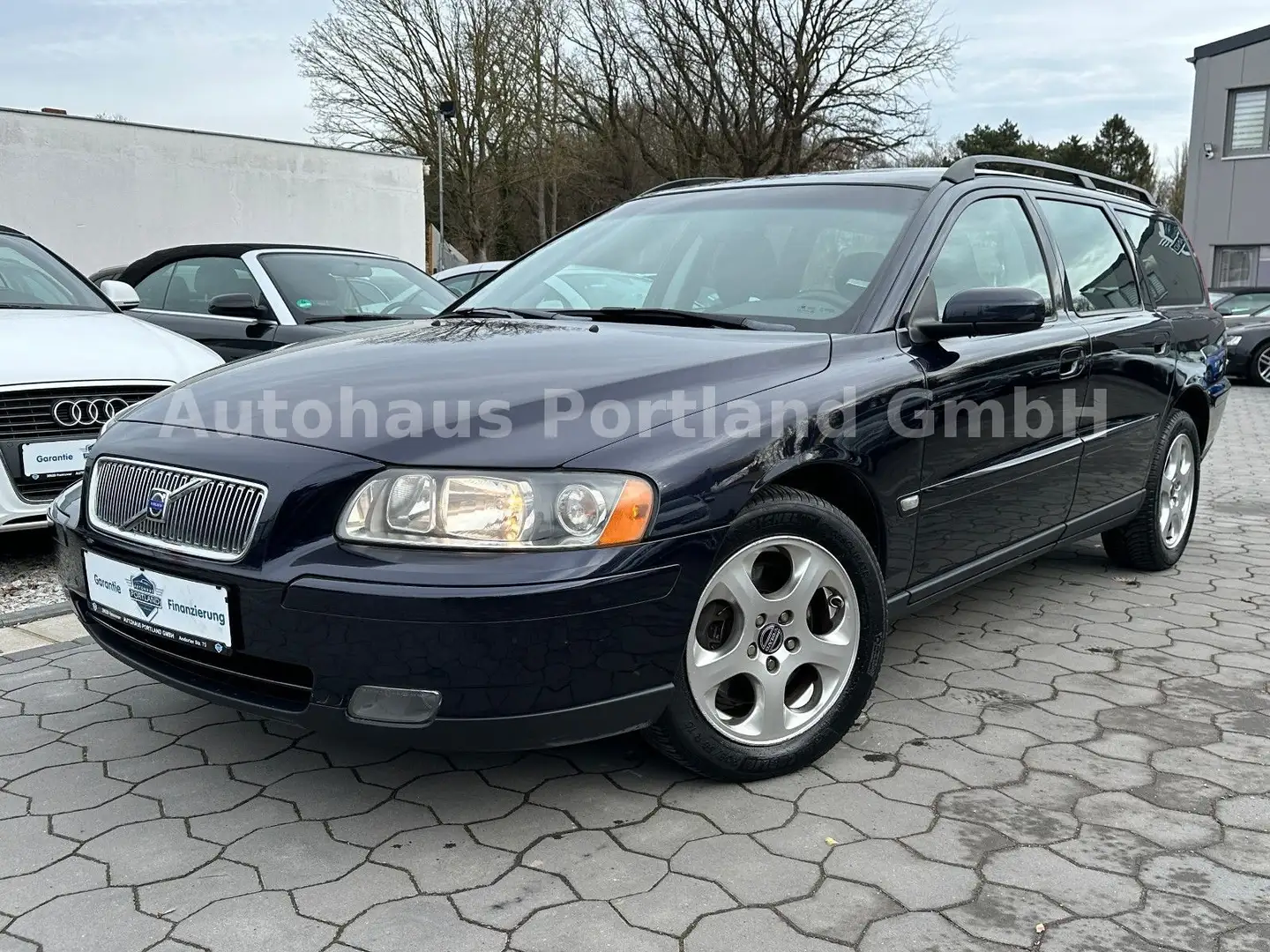 Volvo V70 Kombi 2.4 D Kinetic/S-Heft/Tempomat Blau - 2