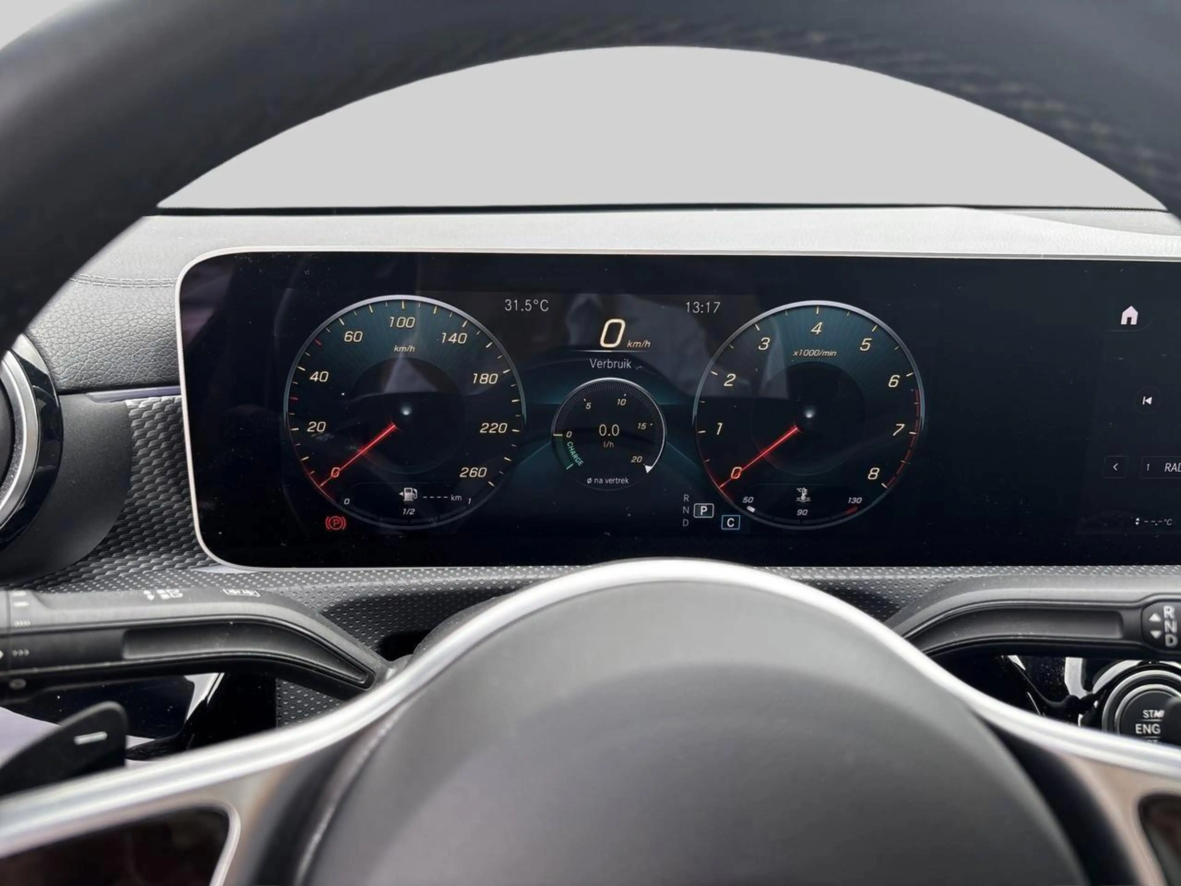 Mercedes-Benz CLA 200 Advantage — photo 10