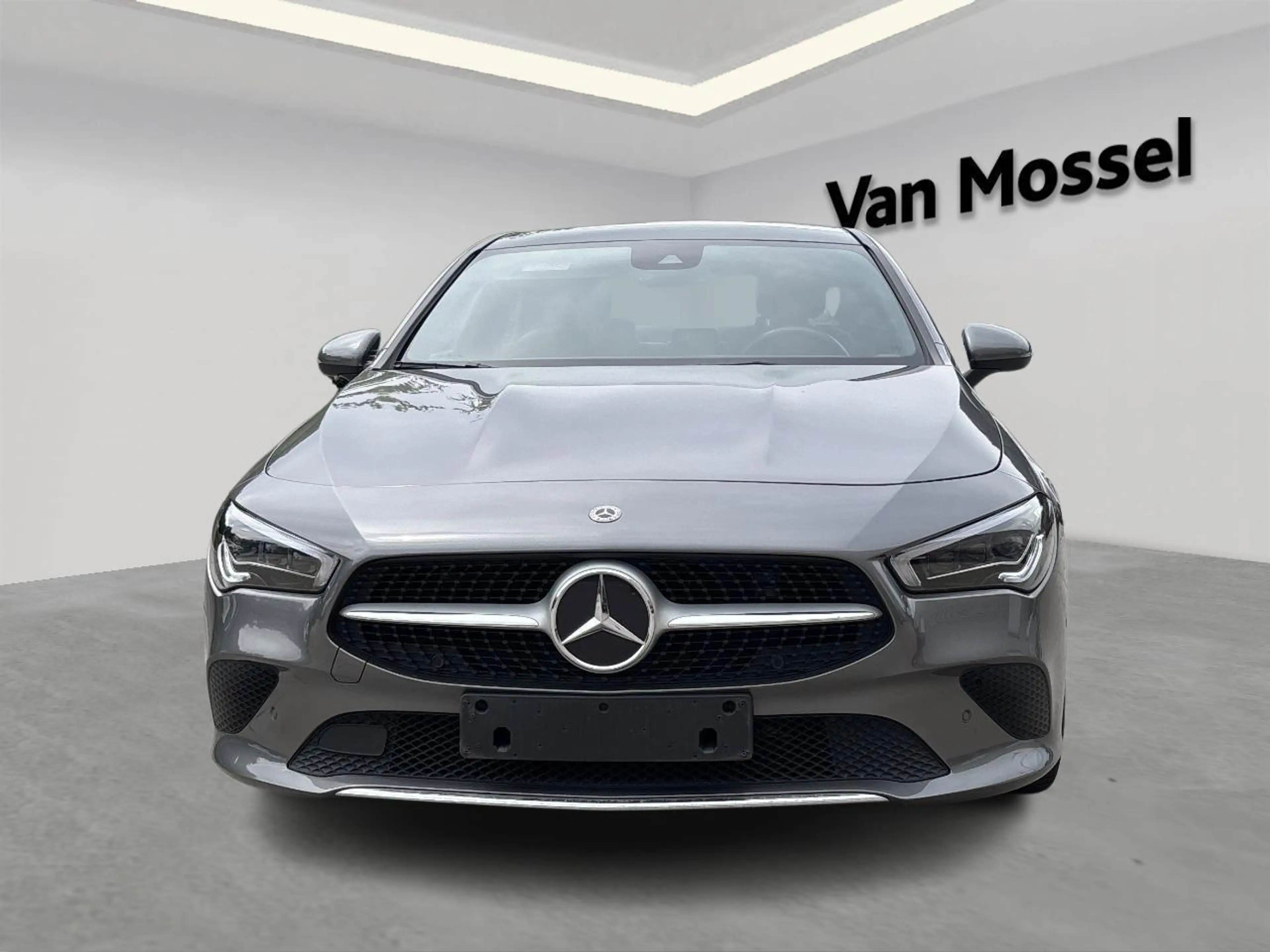 Mercedes-Benz CLA 200 Advantage — photo 2