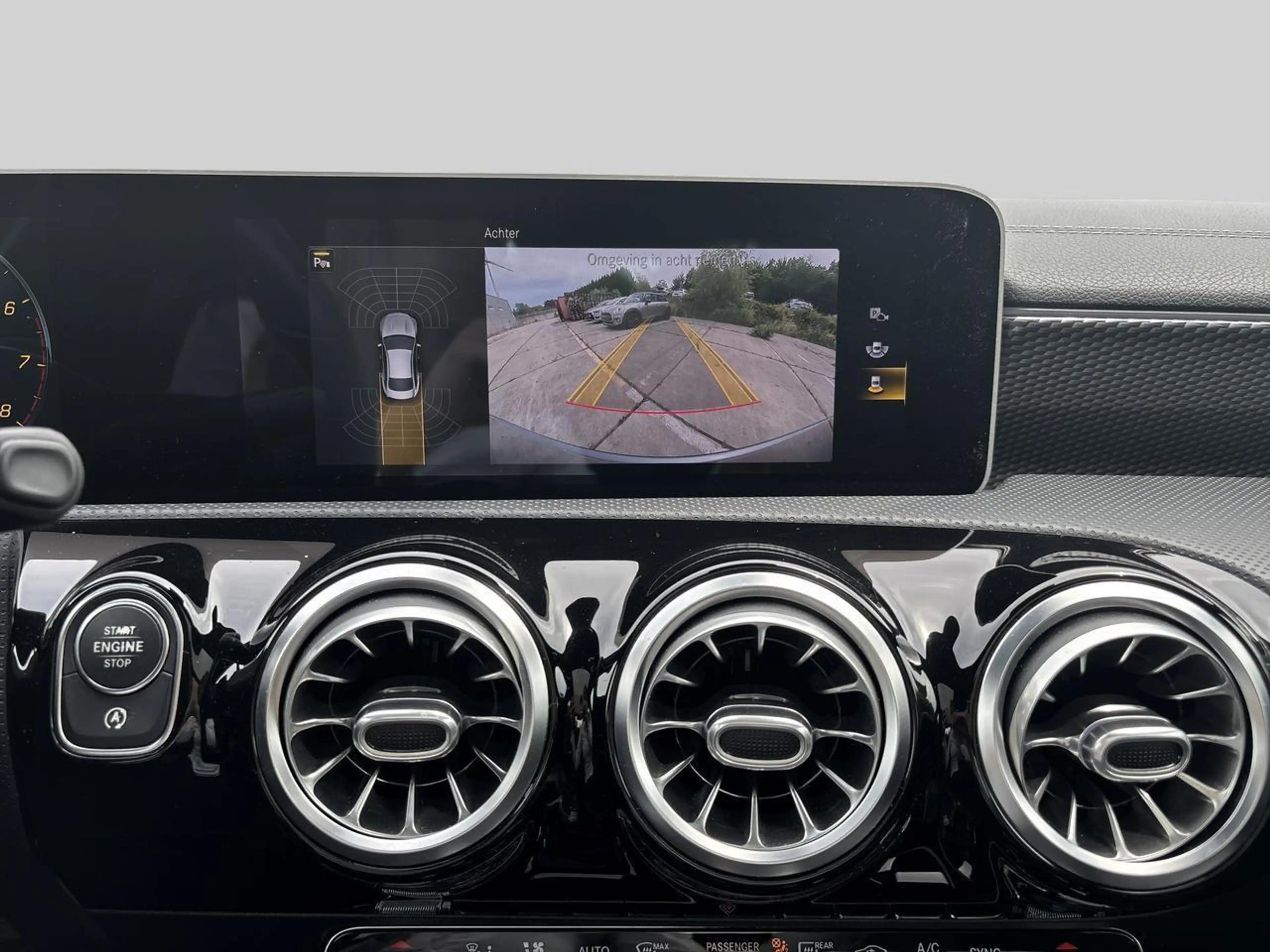 Mercedes-Benz CLA 200 Advantage — photo 11