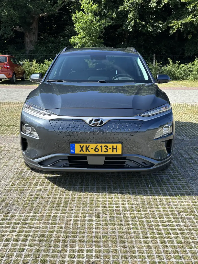 Hyundai KONA EV Premium 64 kWh Grijs - 2