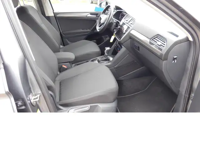 Volkswagen Tiguan Allspace view 11