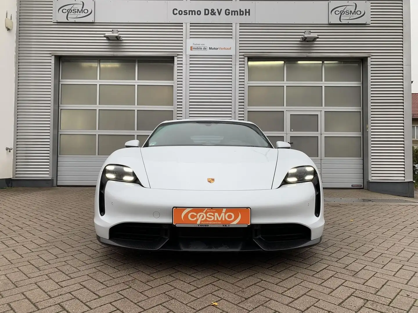 Porsche Taycan Turbo S Mod.23 Burmester+Sitzklima+Lift Weiß - 2