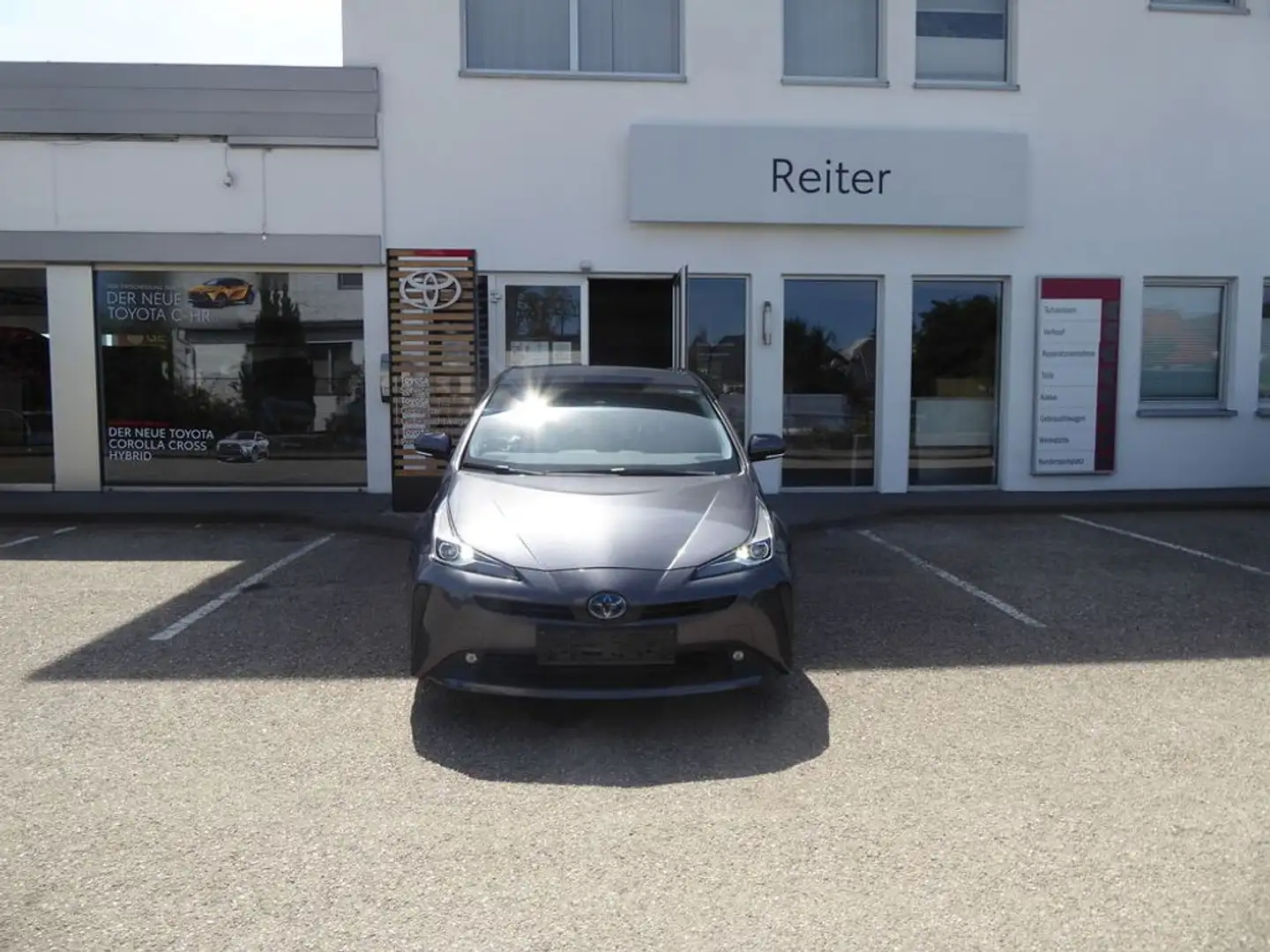 Toyota Prius 1,8 VVT-i Hybrid *MWST* Grau - 1