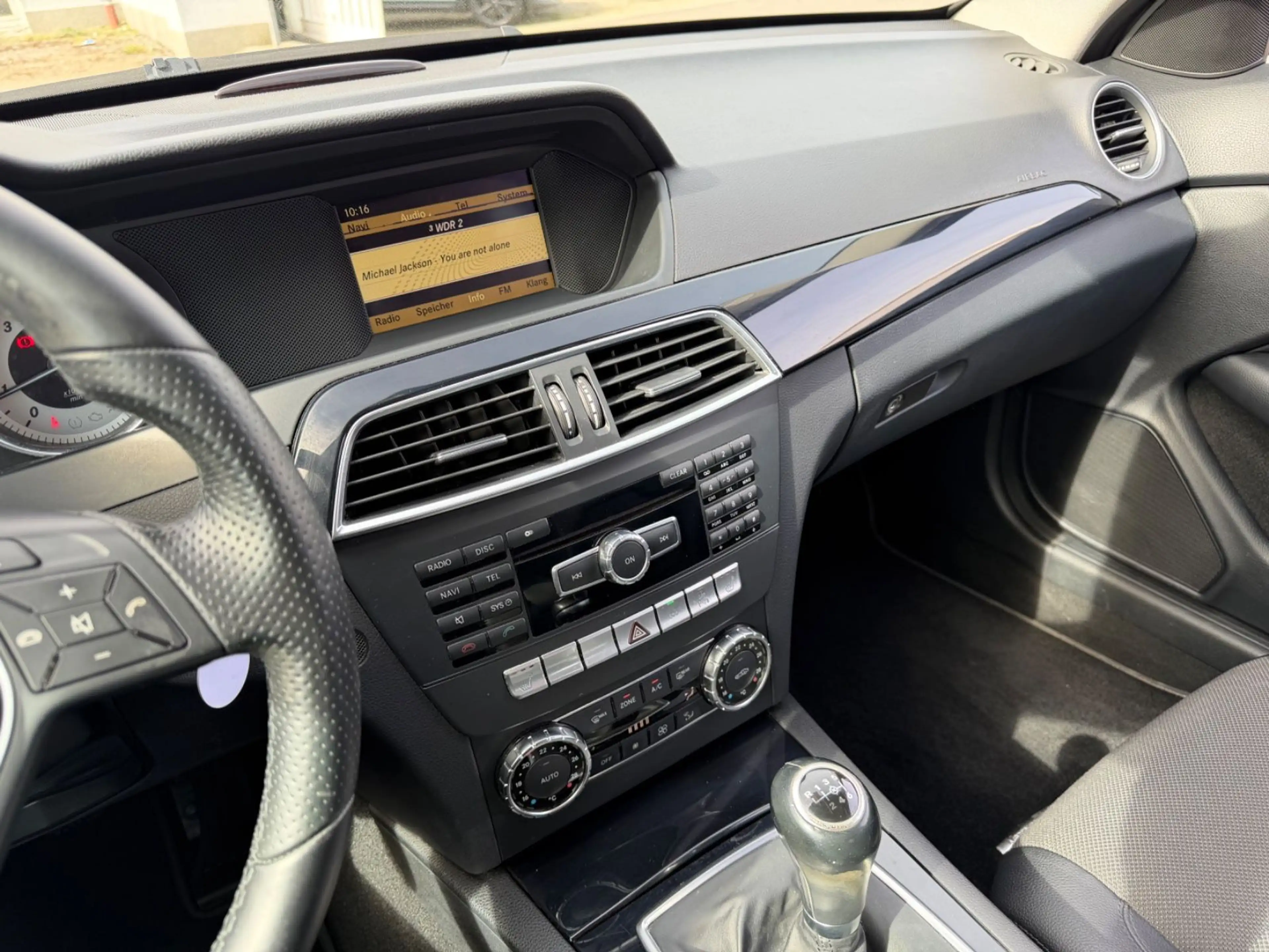Mercedes-Benz C 180 Coupe Navi Sitzhz Teilleder Sportpak — photo 15