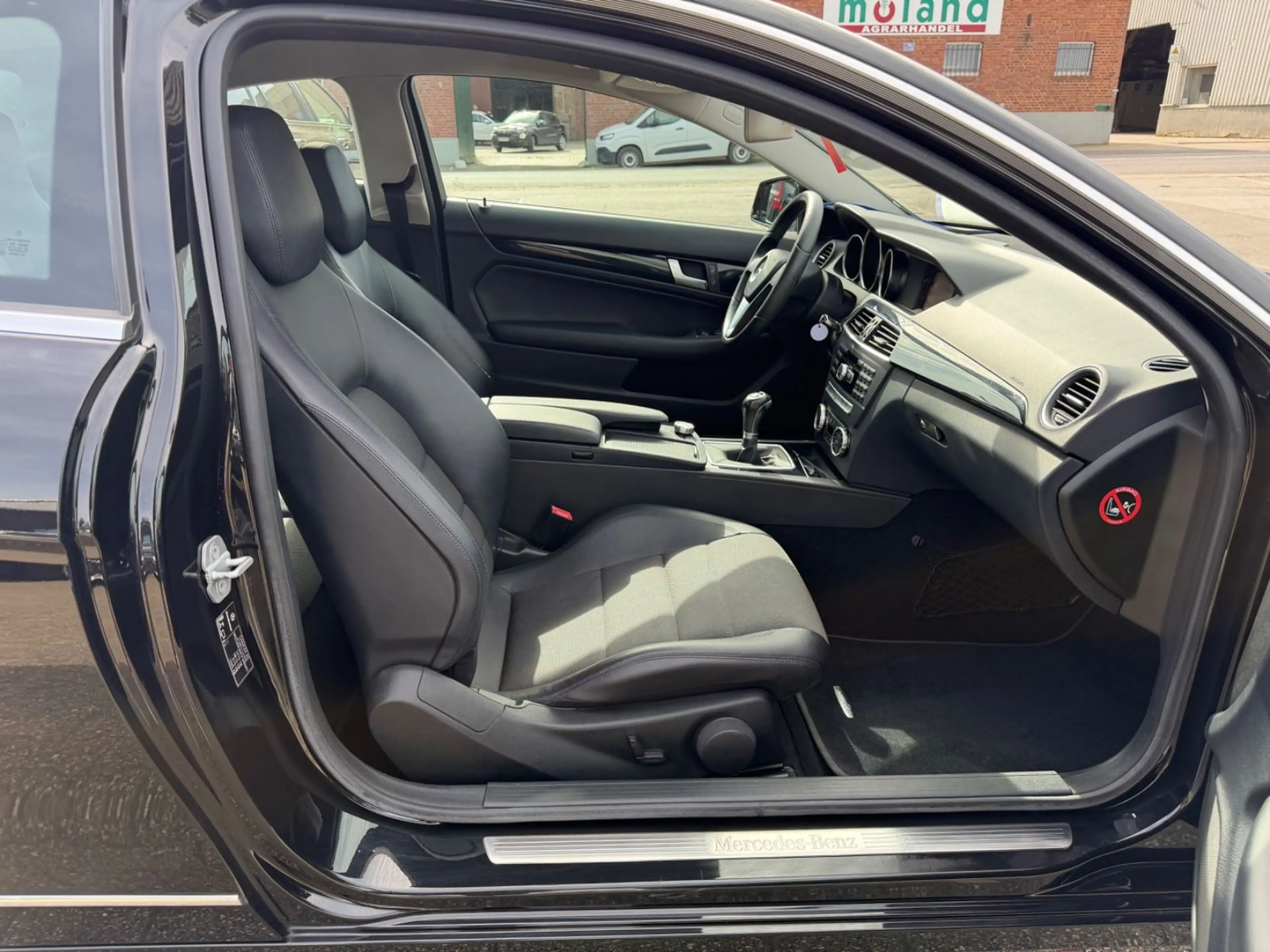 Mercedes-Benz C 180 Coupe Navi Sitzhz Teilleder Sportpak — photo 10