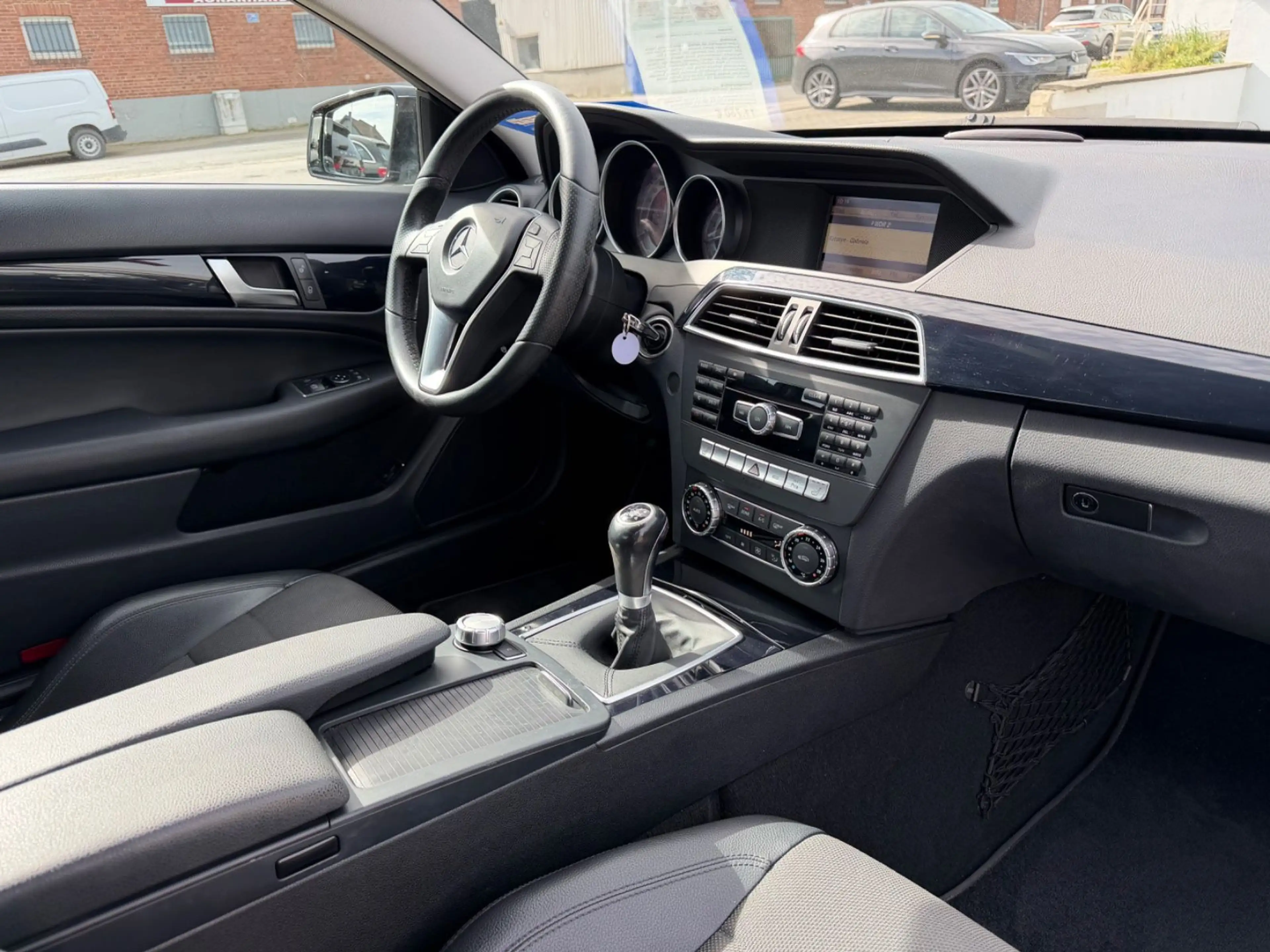 Mercedes-Benz C 180 Coupe Navi Sitzhz Teilleder Sportpak — photo 13